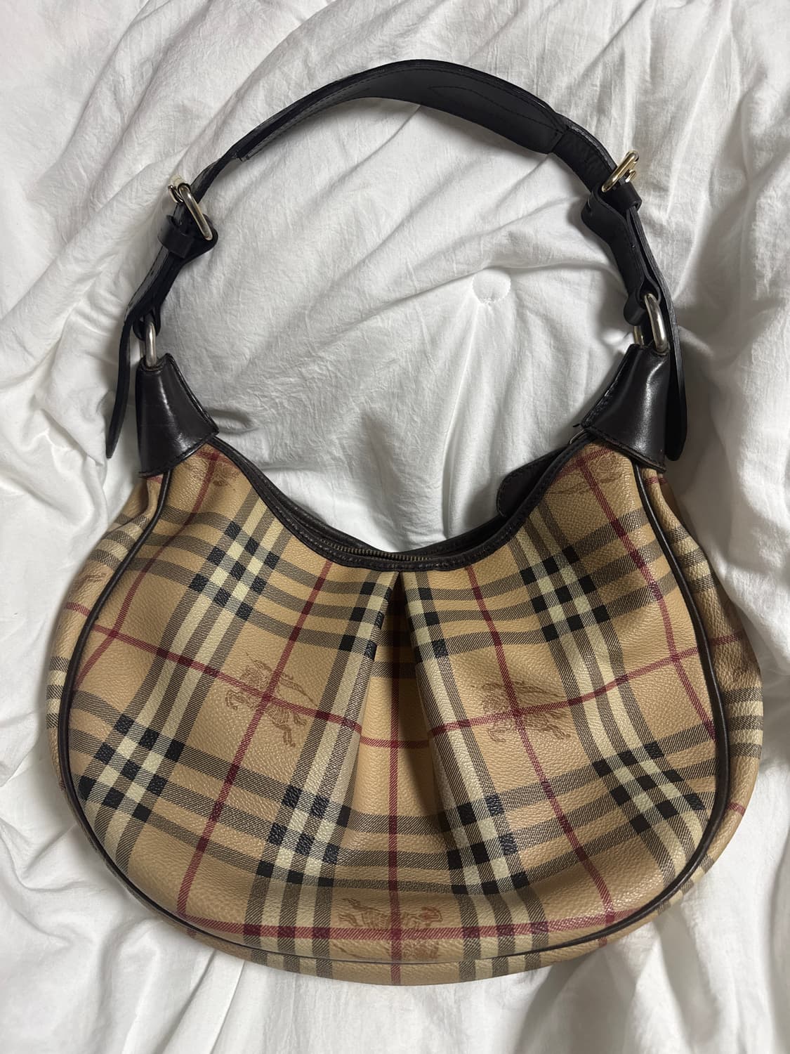 버버리 숄더백 상품이미지1