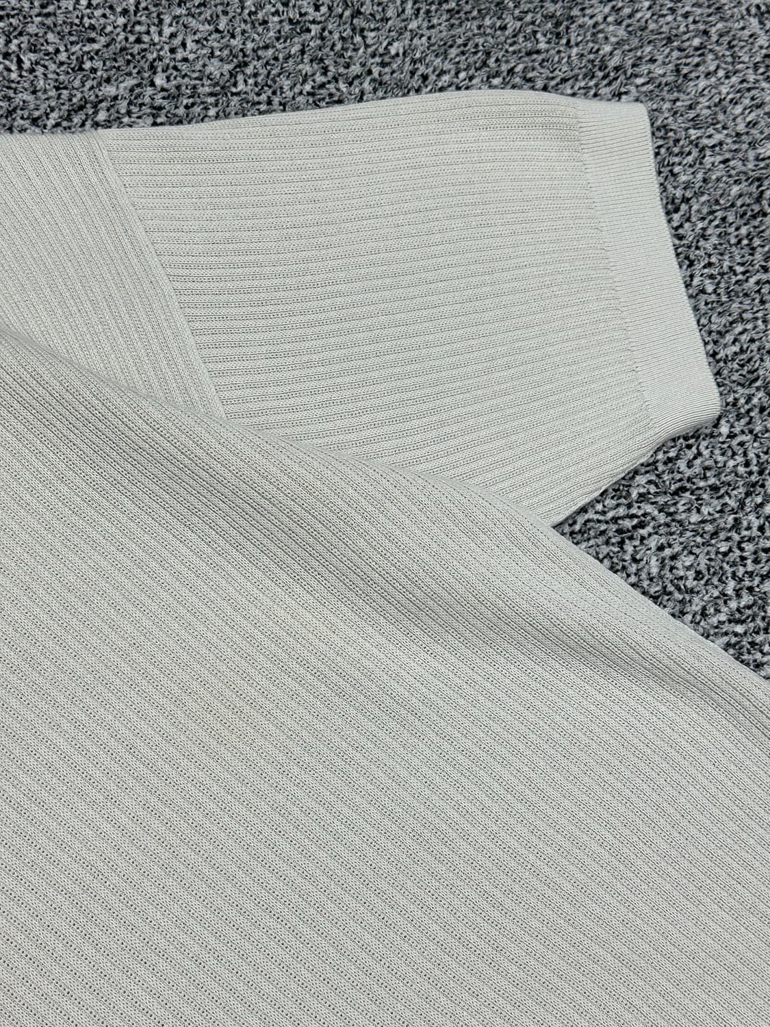 트랜짓 24년식 니트반팔 상품이미지4