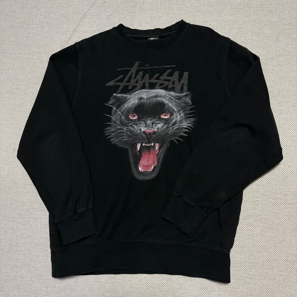 스투시 Stussy 블랙팬서 프린팅 크루넥 맨투맨 상품이미지1