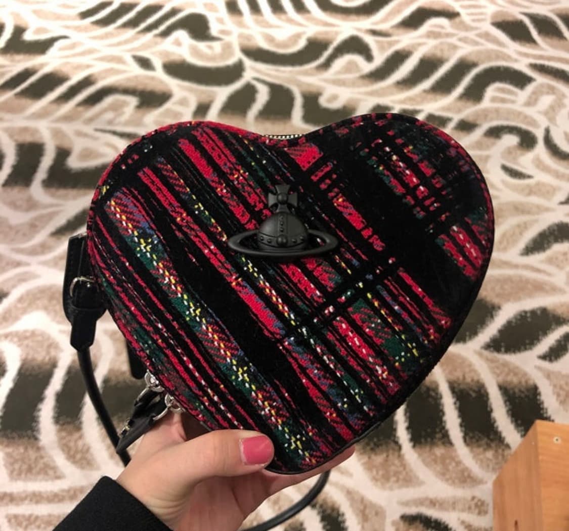 비비안웨스트우드 하트 크로스바디 백 상품이미지1