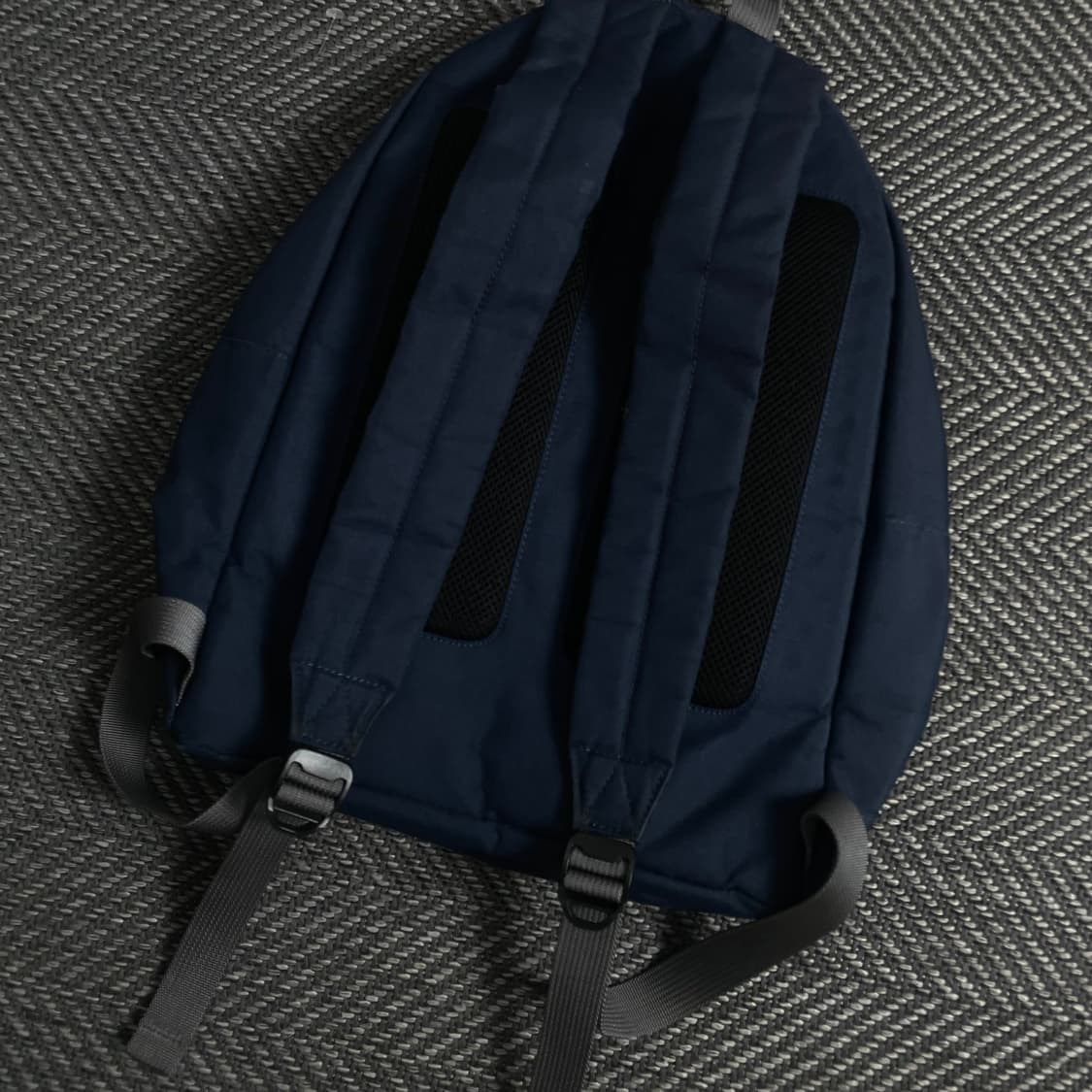 라코스테 자수로고 미니멀 포켓 백팩y 3509 상품이미지5