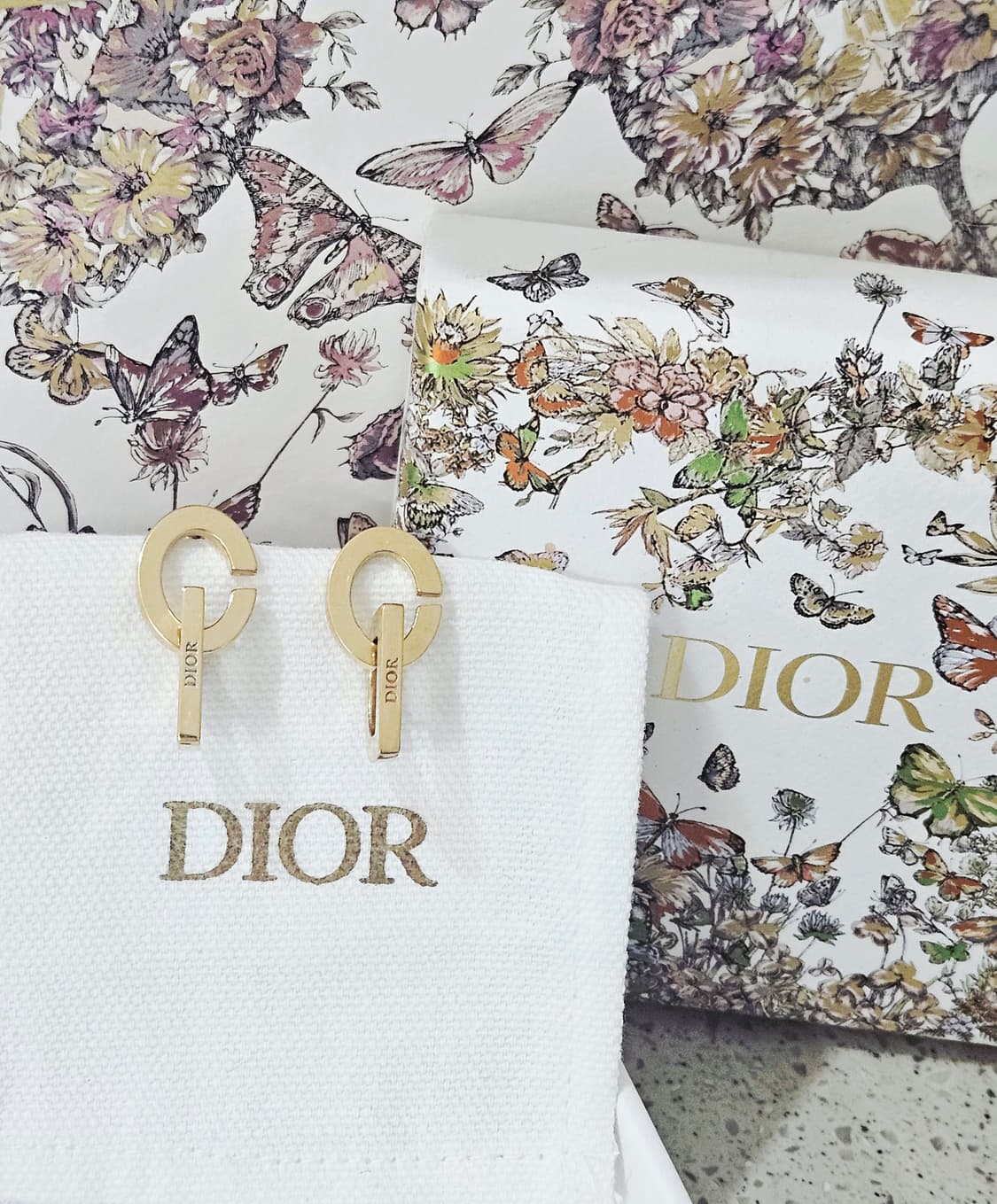 23FW시즌 디올 CD 로고 드롭 귀걸이 (정품/풀박스) 상품이미지2