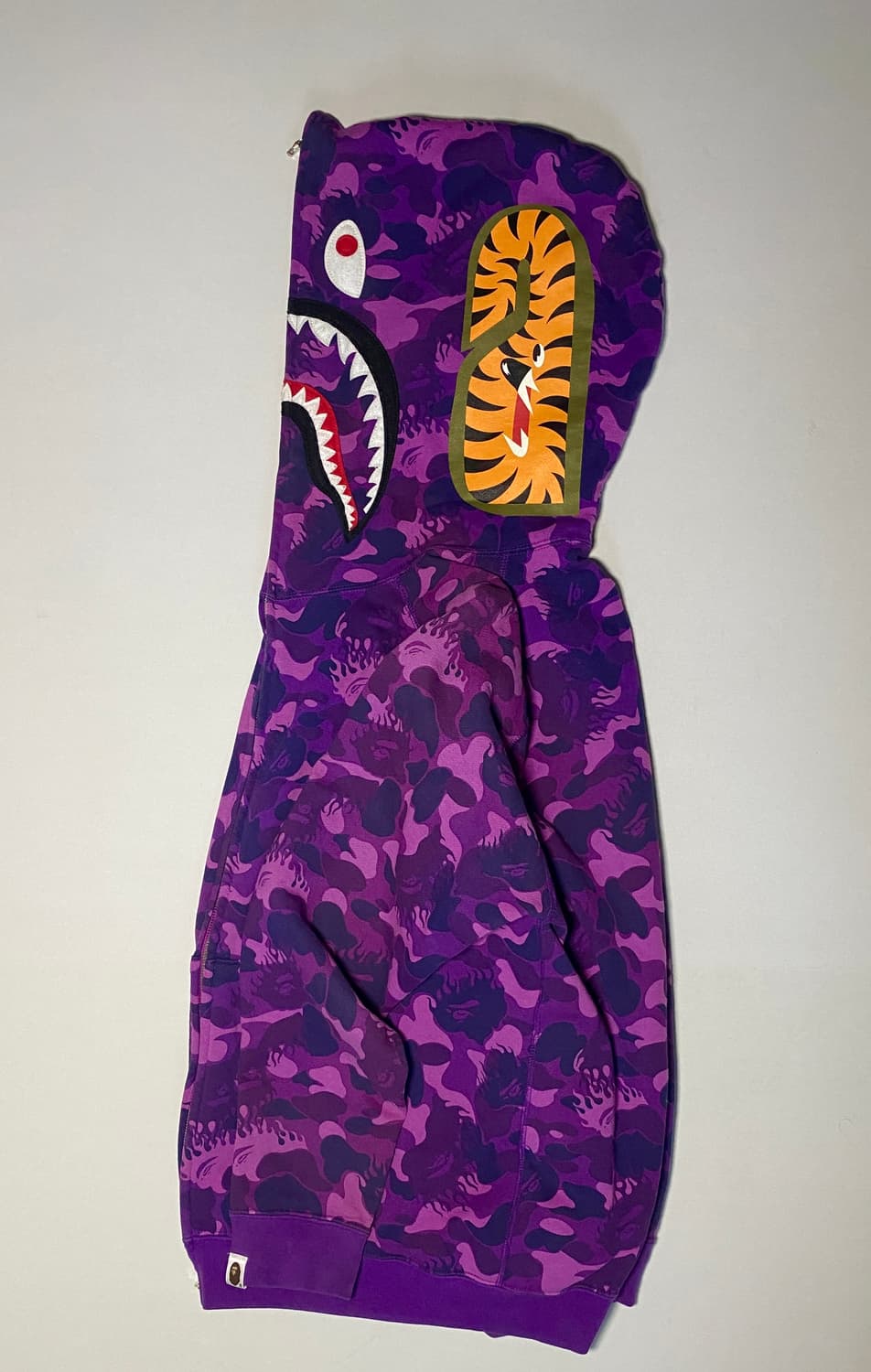 og bape 불꽃카모패턴 퍼플 샤크후드 상품이미지2