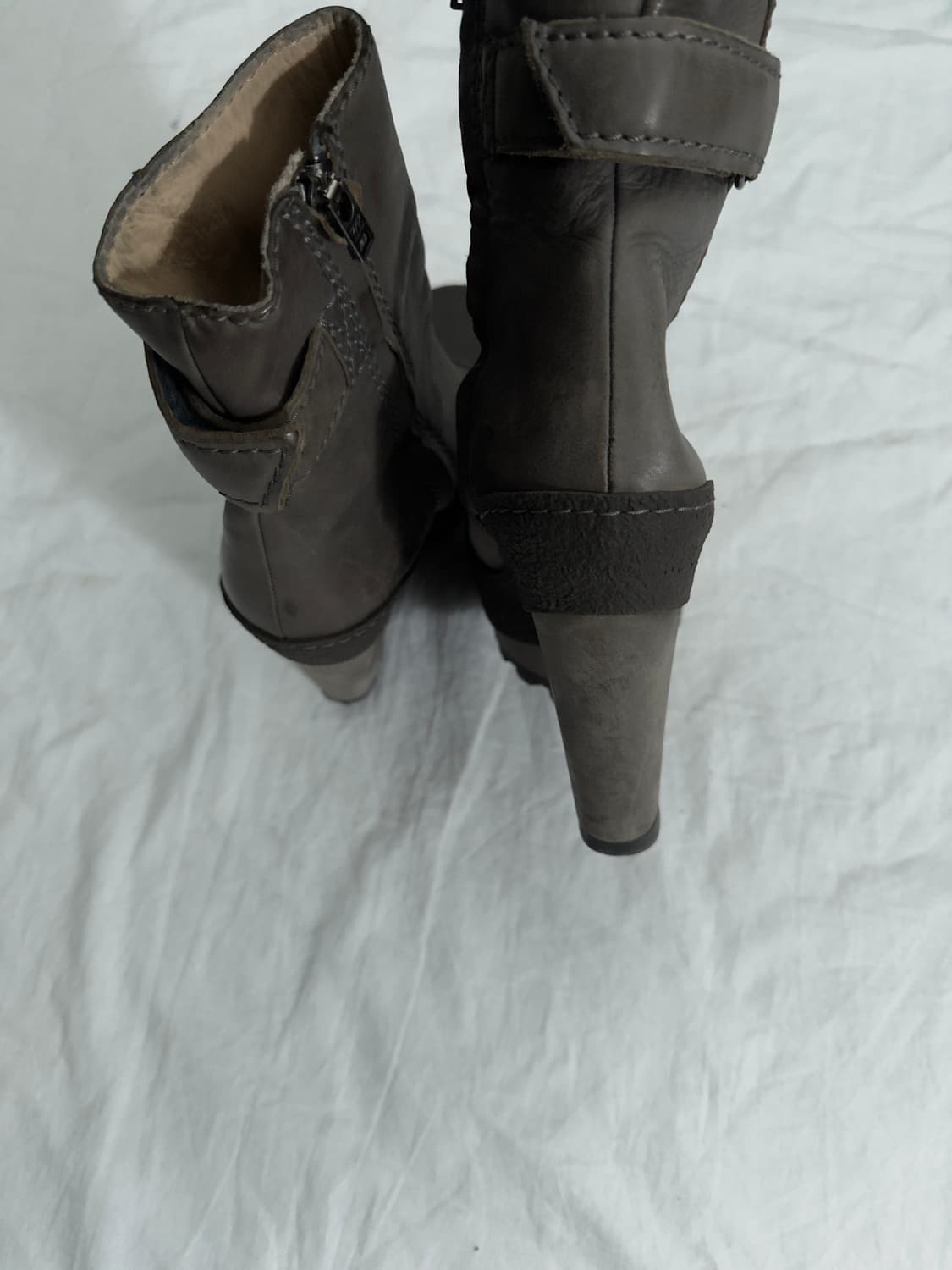 아크네 초기 웨지힐 스트랩 앵클부츠 상품이미지5