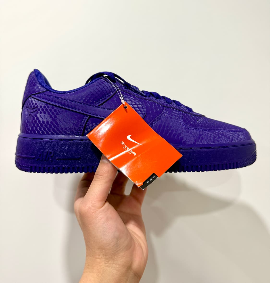 (270)(새상품)나이키 코비 브라이언트 에어포스 1 로우 코트 퍼플 상품이미지1