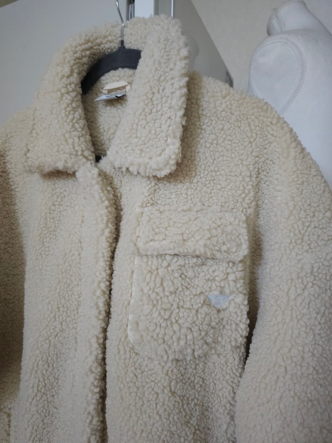 아디다스 쉐르파 롱 뽀글이 코트 상품이미지4