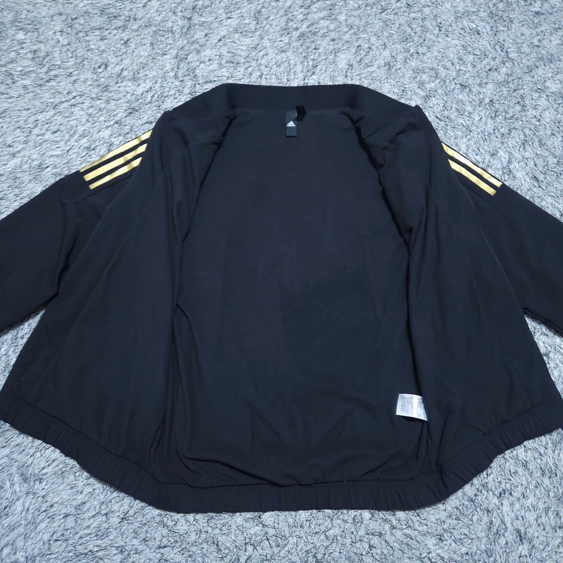 아디다스) XL 남자 블랙골드 ID 트랙탑 / 왕눈이샵 상품이미지9