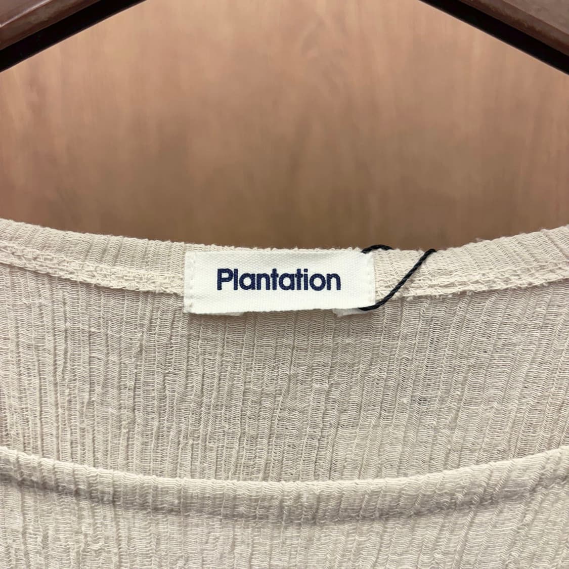 이세이미야케 플랜테이션 시스루 티셔츠 크링클 텍스쳐 디테일 베이지 상품이미지3