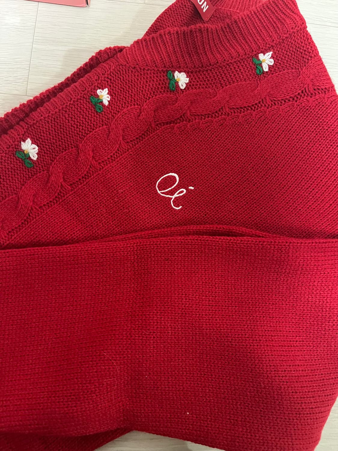 oioi 오아이오아이 컬렉션 플라워 자수 가디건 레드 상품이미지2