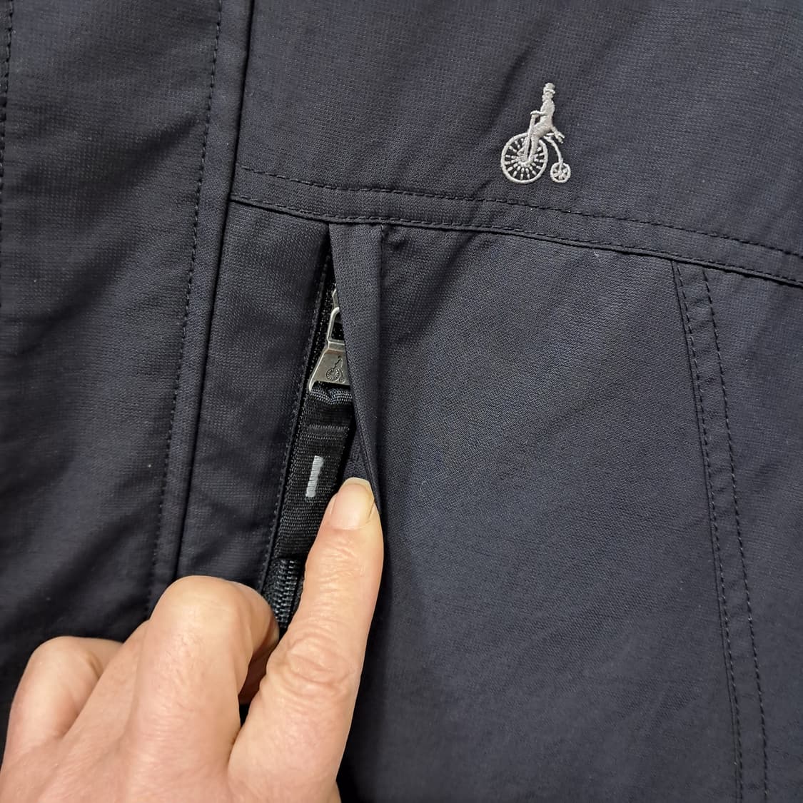 빈폴 블랙 후드 바람막이 자켓 95 상품이미지3