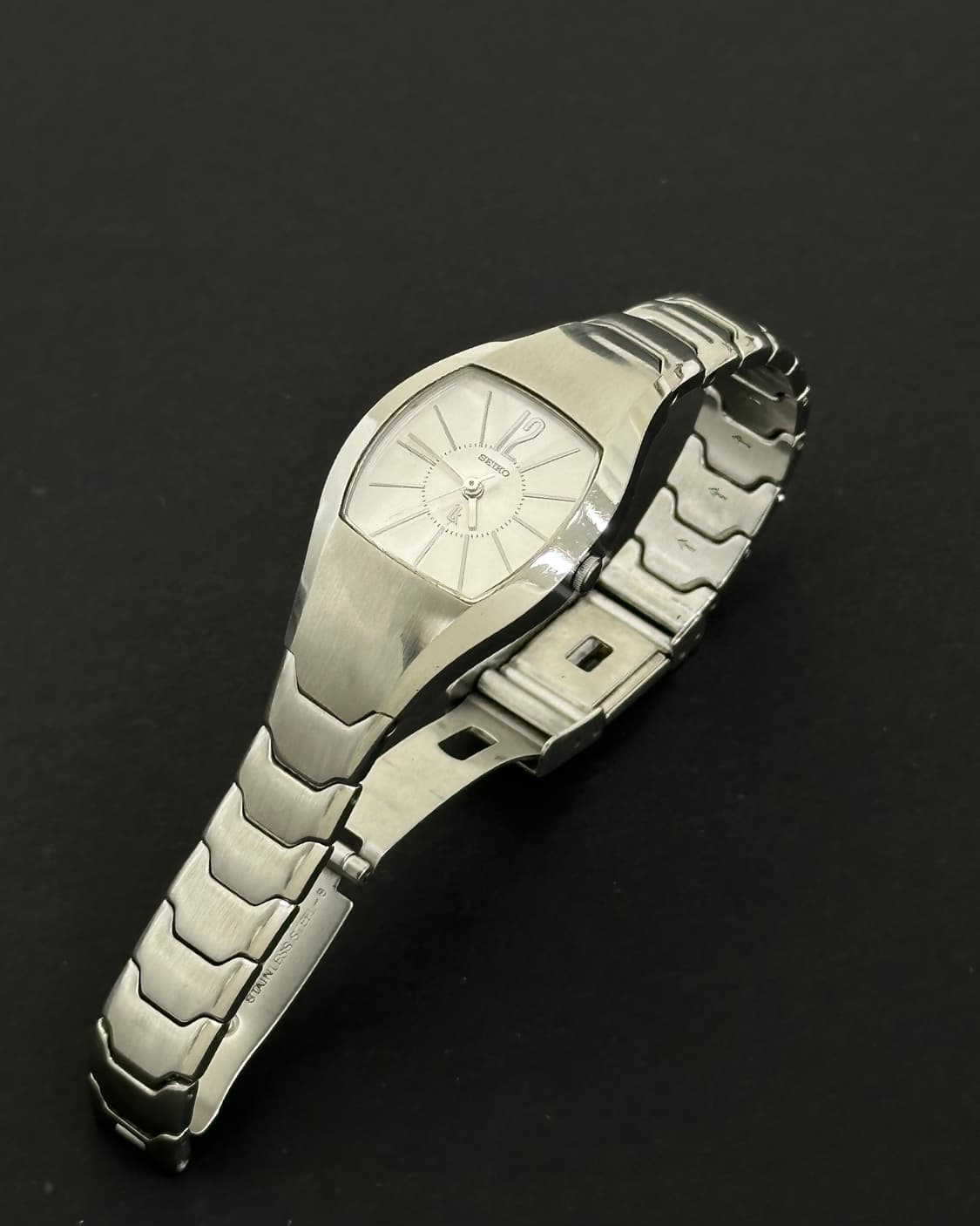 세이코 루키아 화이트 다이얼 쿼츠 시계 상품이미지3