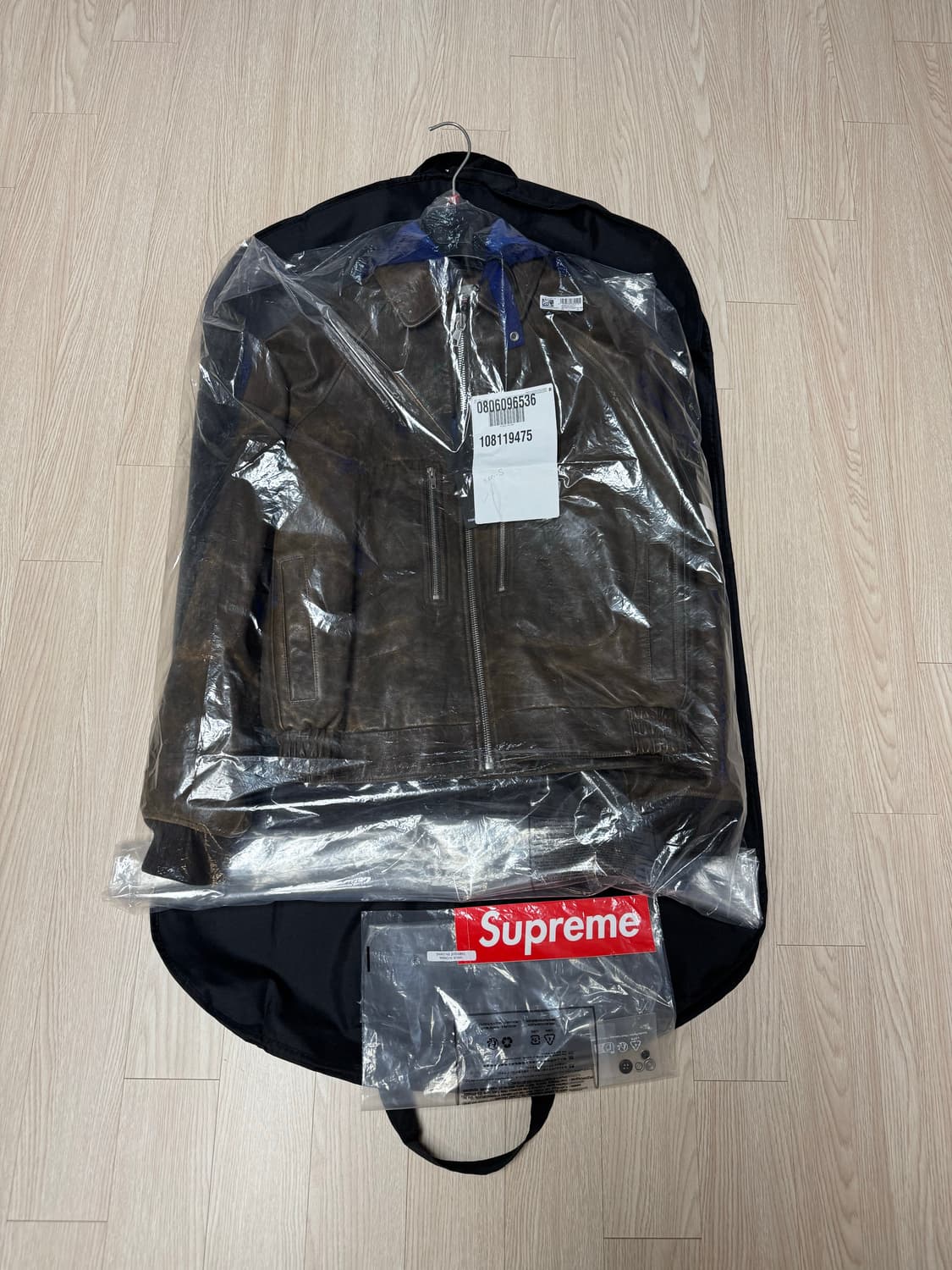 Supreme x Stone Island Leather Bomber 상품이미지3