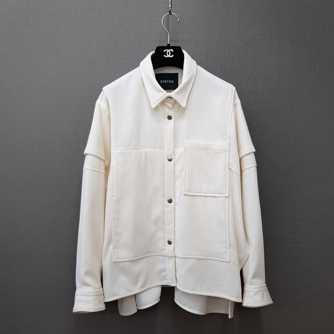 한섬 시스템 2024 오버핏 포켓 디테일  셔츠 자켓 82-94-160 상품이미지2