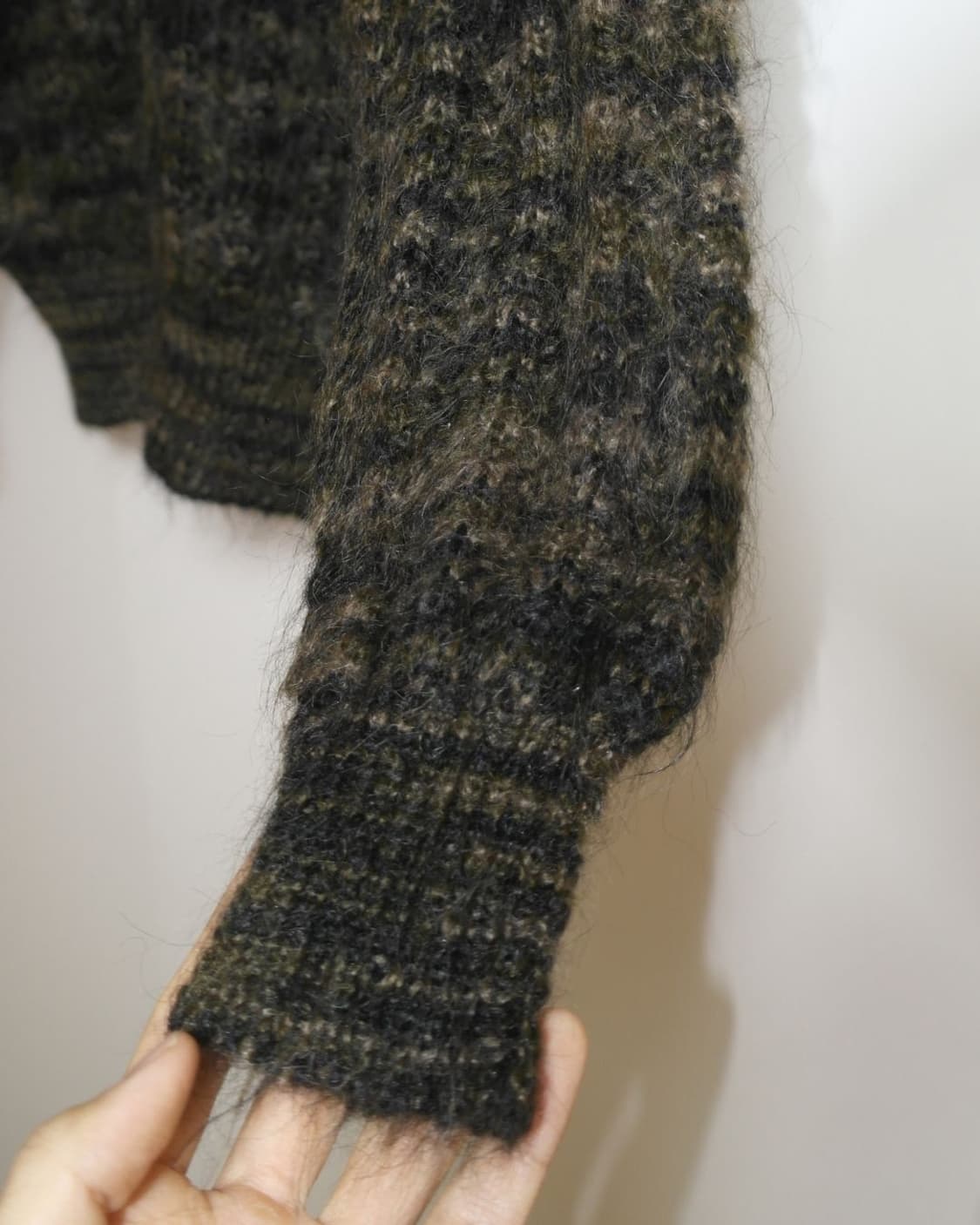 모헤어 니트 버튼 스웨터 상품이미지3