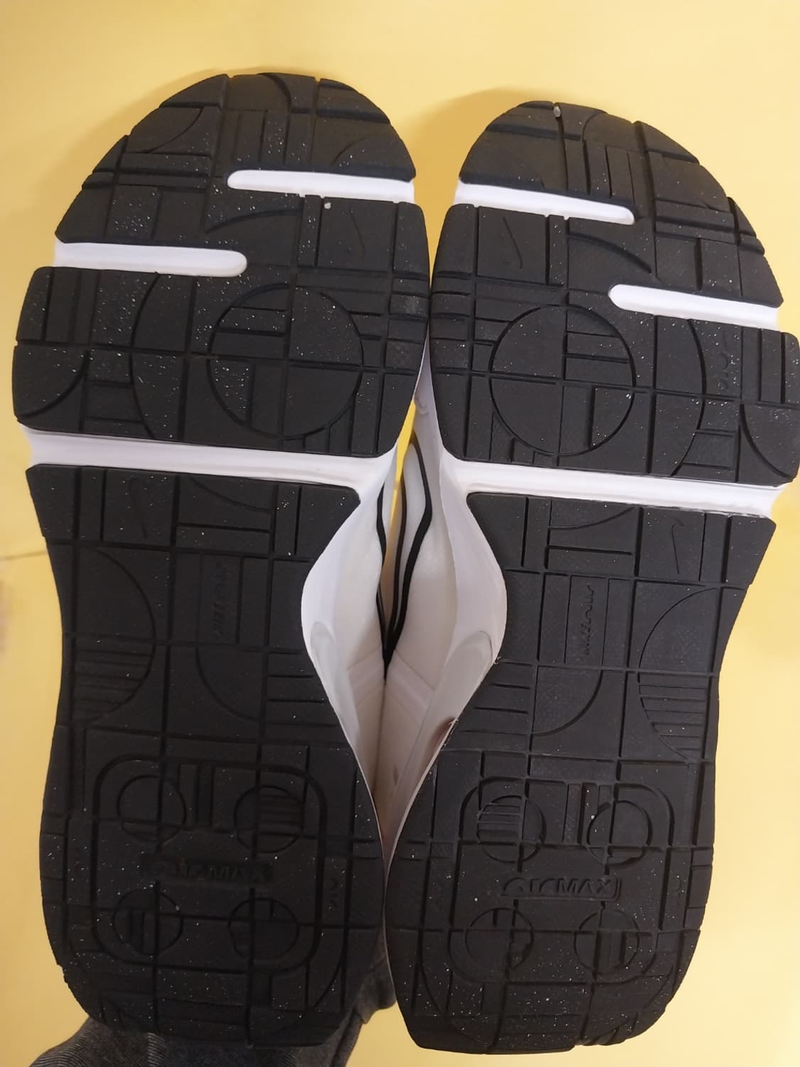 남성 나이키 에어맥스 인터락 화이트 운동화 (255) 상품이미지8