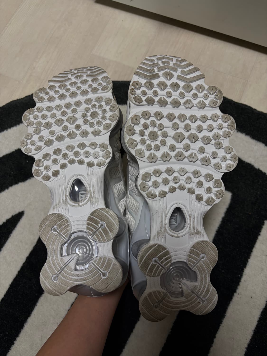 (W) 나이키 샥스 TL 메탈릭 실버 235사이즈 상품이미지5