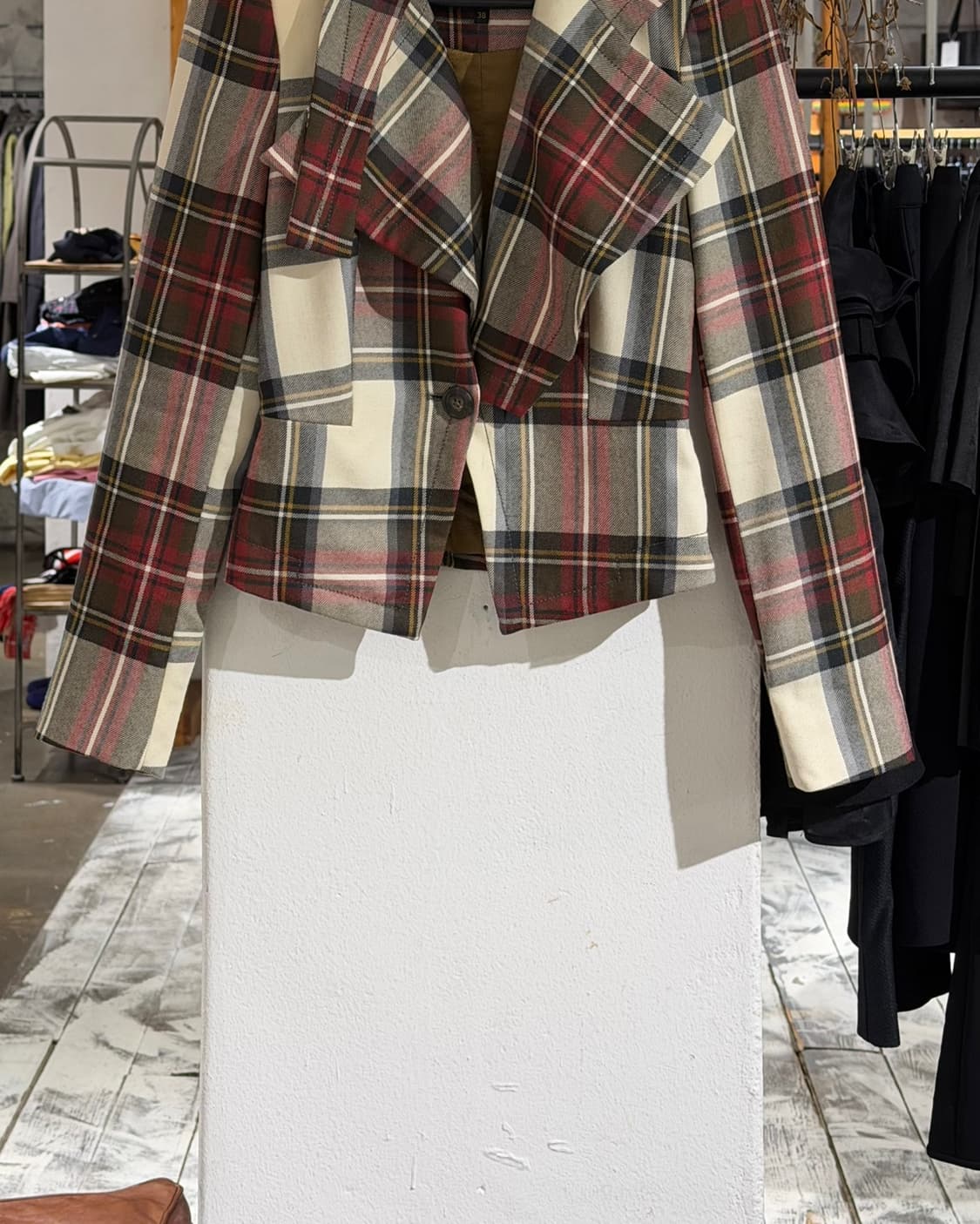 비비안웨스트우드 아이보리 레드 타탄체크 1B 울 자켓 상품이미지5