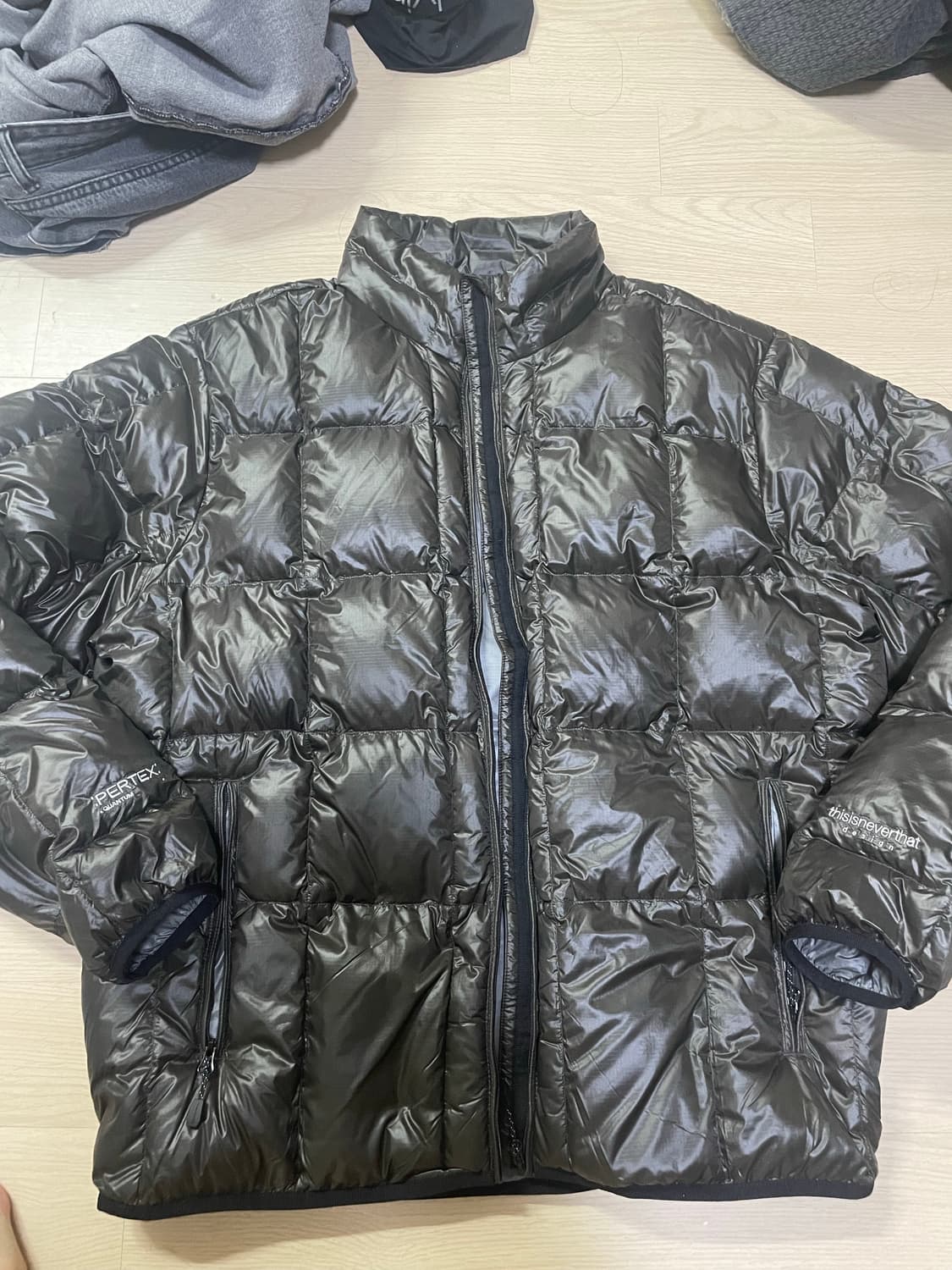 디스이즈네버댓 퍼텍스 경량패딩 XL 새상품 상품이미지1