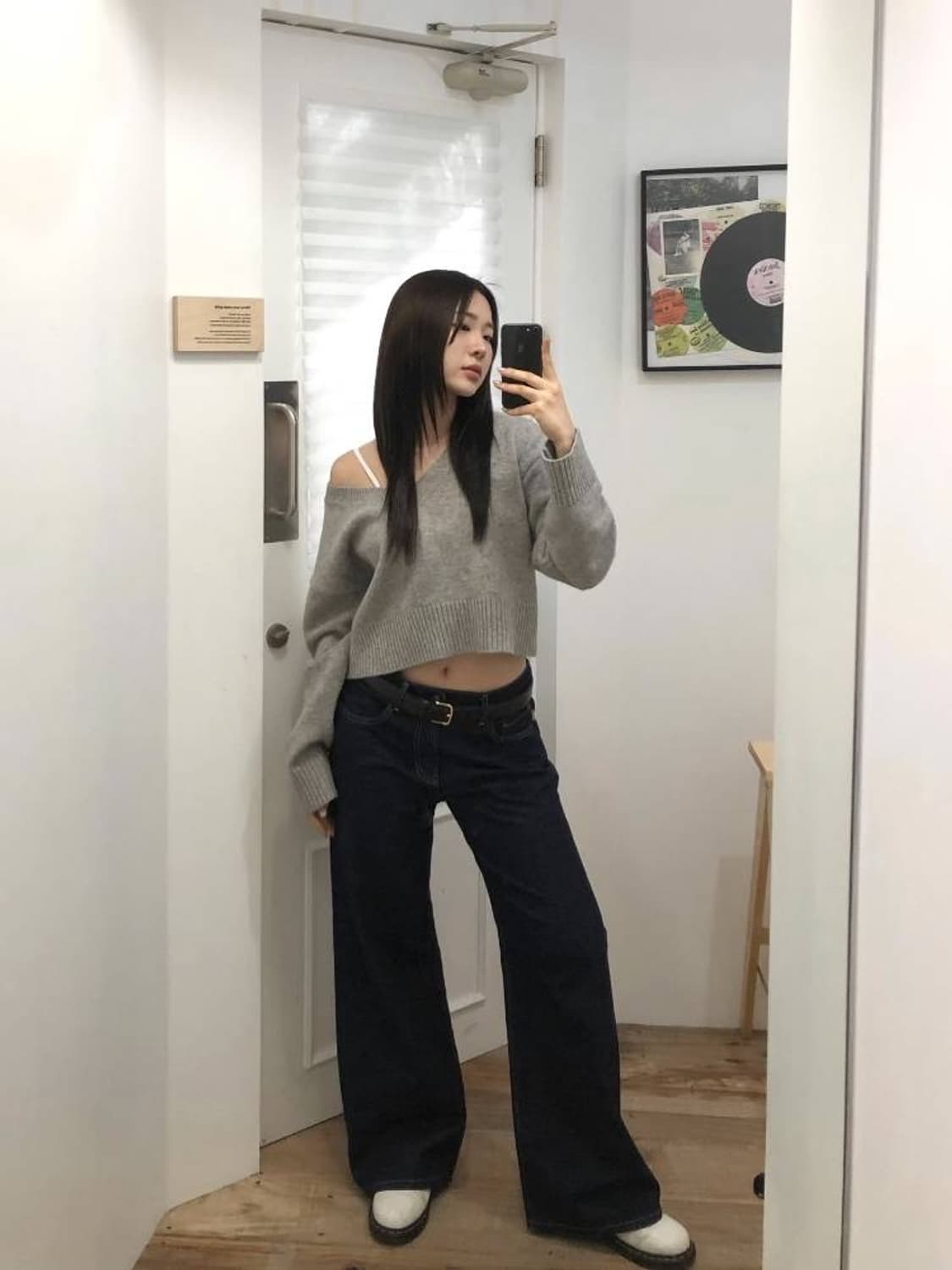 글로니 클래식 브이넥 크롭 니트 상품이미지5