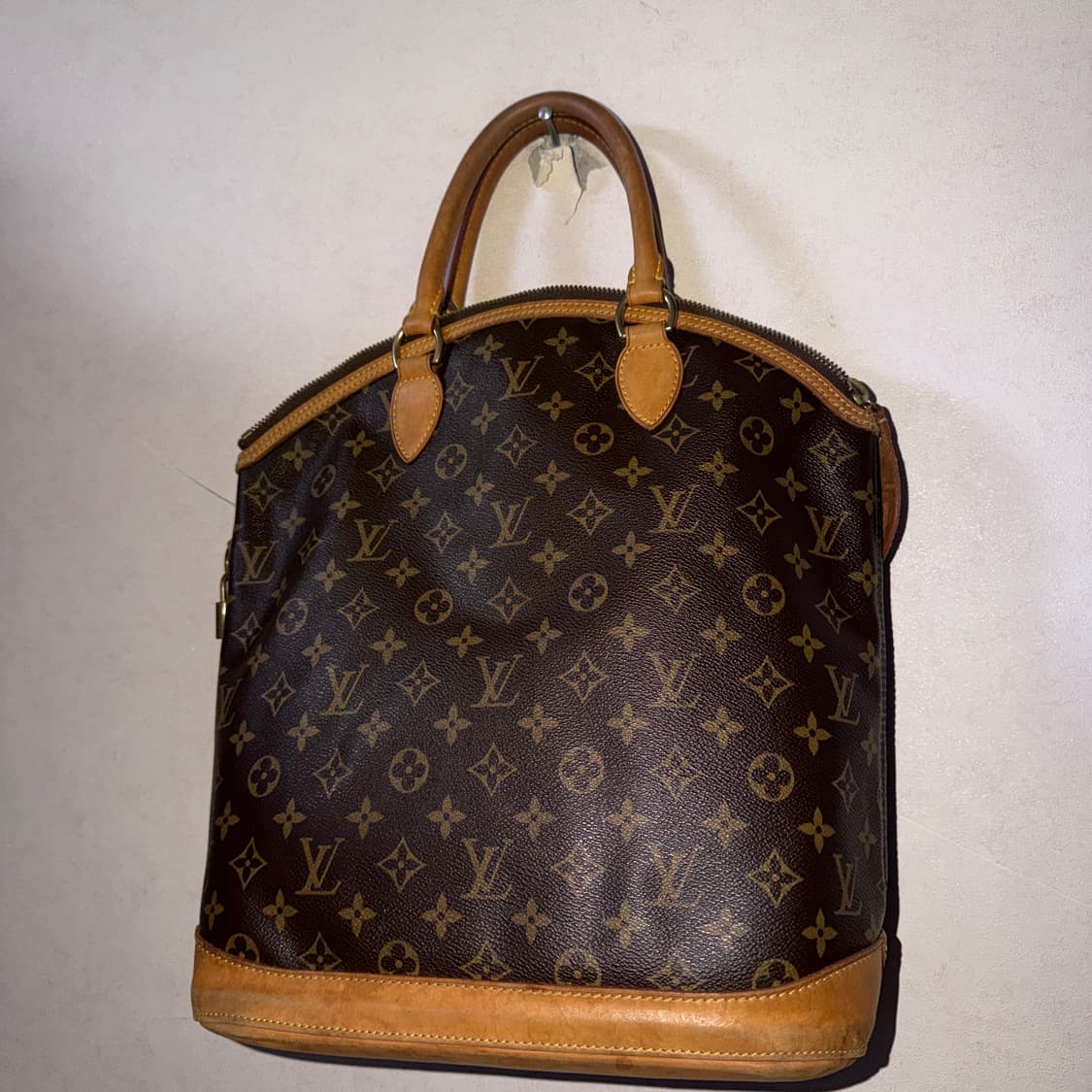 루이비통 모노그램 락킷 버티칼 토트 상품이미지10