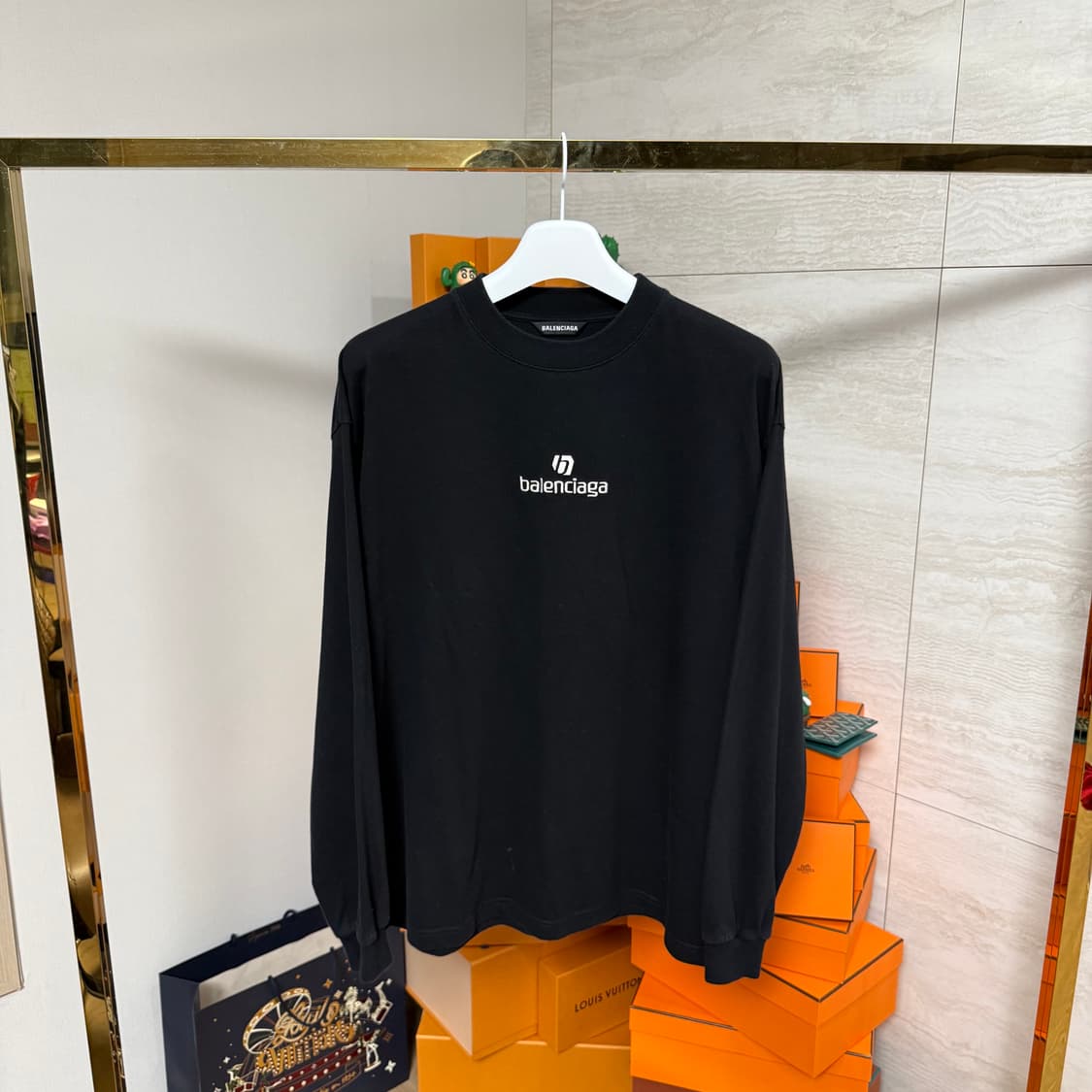 [L사이즈]발랜시아가 아이콘 B로고 롱슬리브 맨투맨 상품이미지1