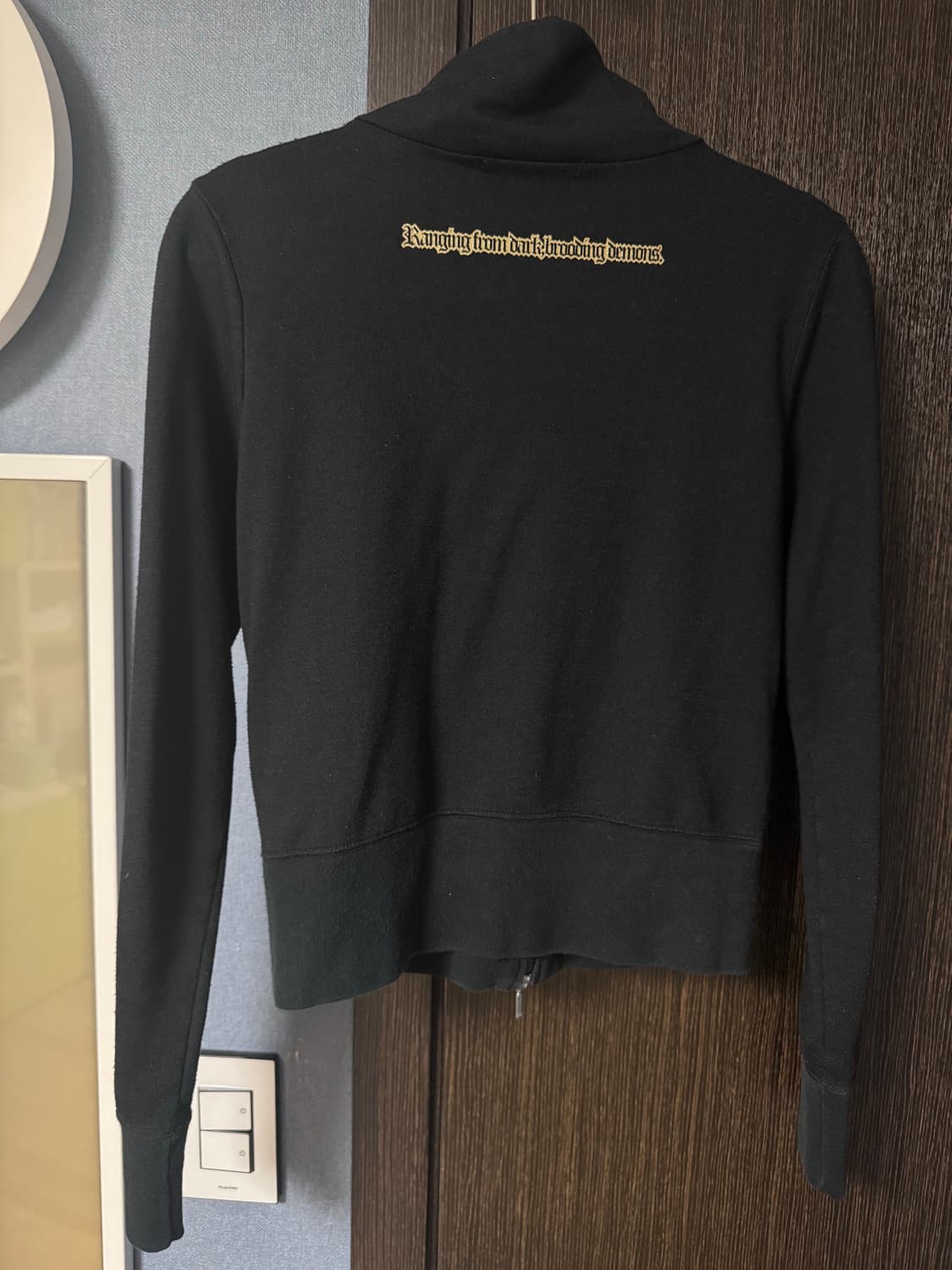 갸루)블랙 골드 프린팅 큐빅 투웨이 집업 상품이미지3