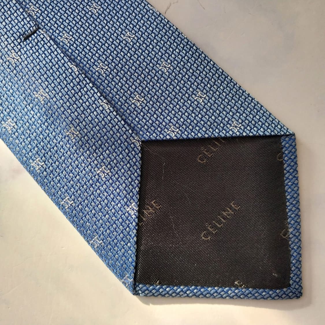 셀린느 실크 블루 트리오페 올오버 넥타이 9.6cm A+등급 K1776
 상품이미지8