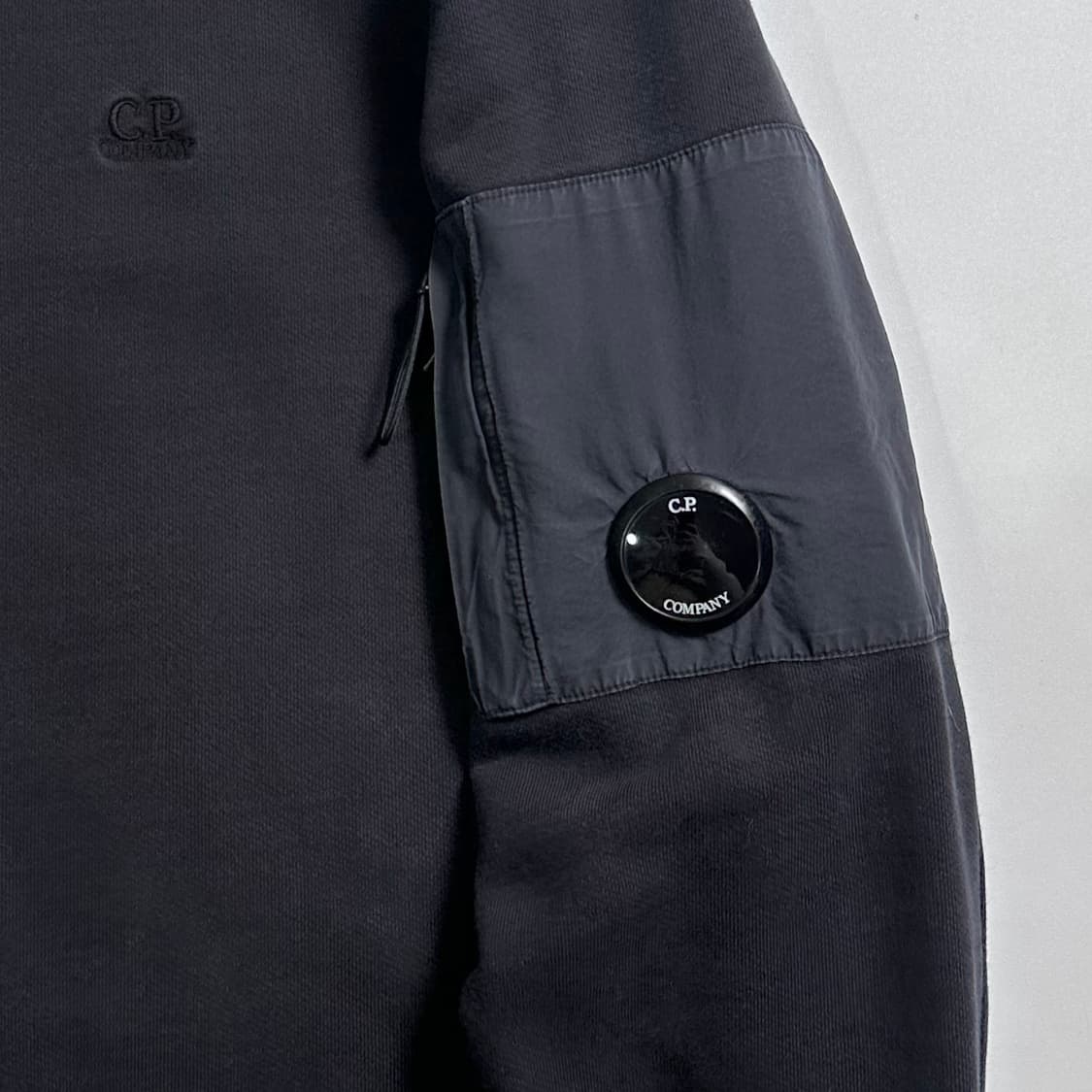 Cp컴퍼니 렌즈 맨투맨  상품이미지5