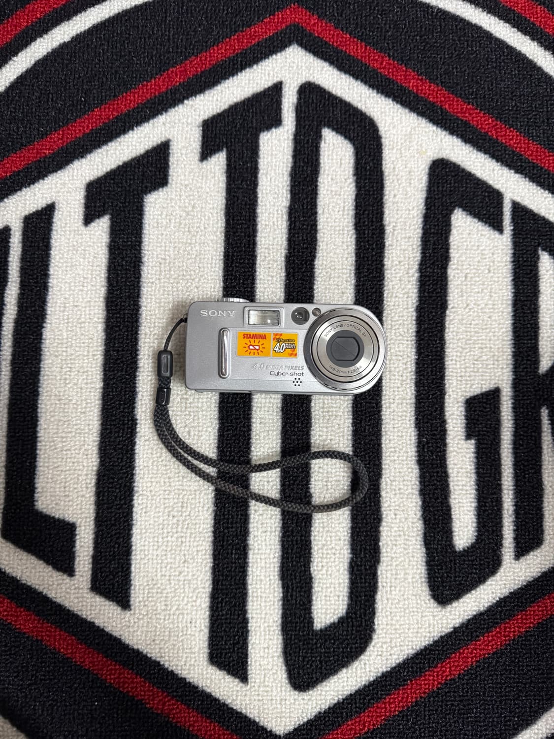 소니 사이버 샷 DSC-P9 4.0MP 디지털 카메라 실버 상품이미지1