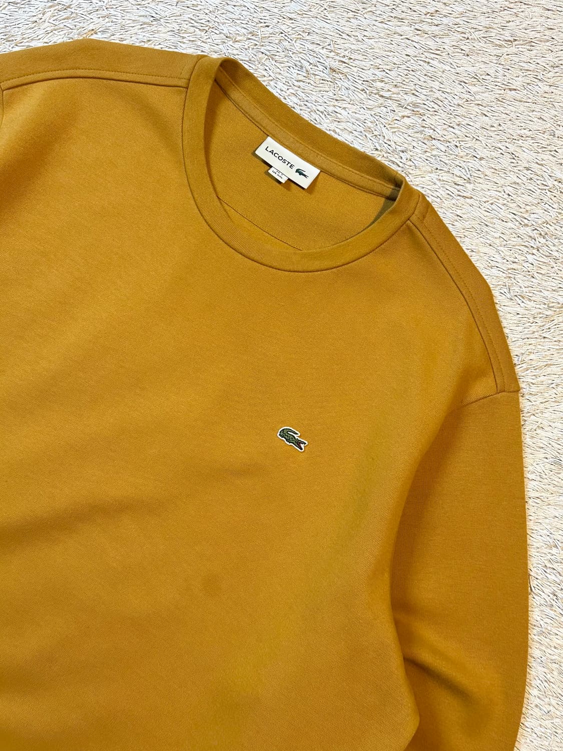 라코스테 LACOSTE 동일드방레 신형 베이직 맨투맨 머스타드 상품이미지2