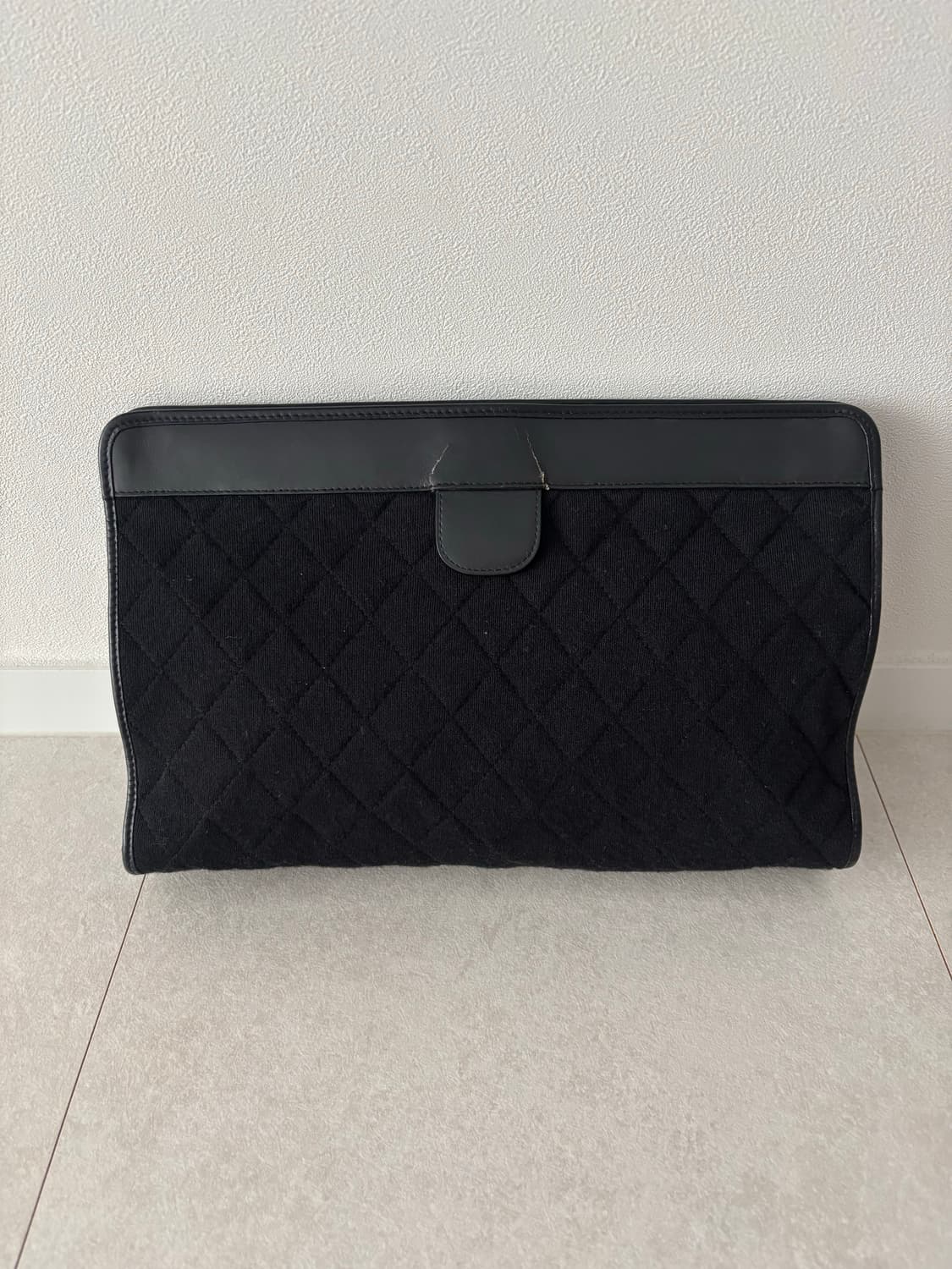 샤넬 블랙 금장 퀼팅 클러치백  상품이미지2
