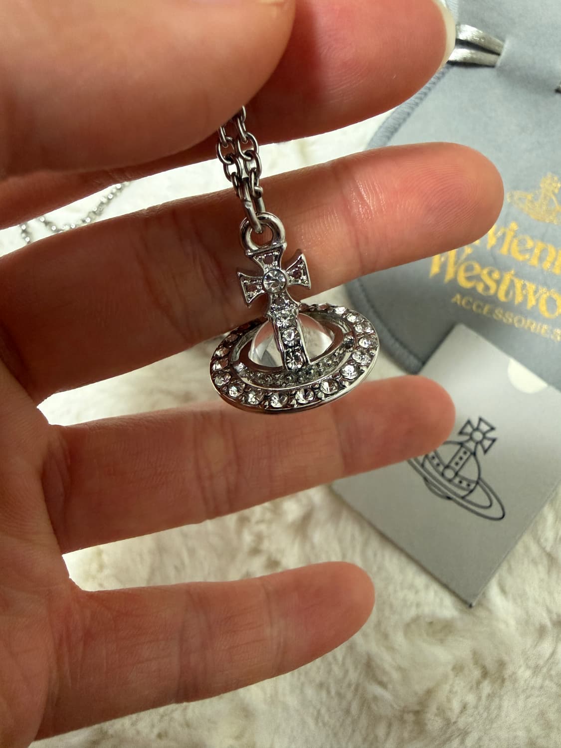 오늘까지판매) 비비안웨스트우드 클라레타 투명 orb 목걸이 상품이미지2