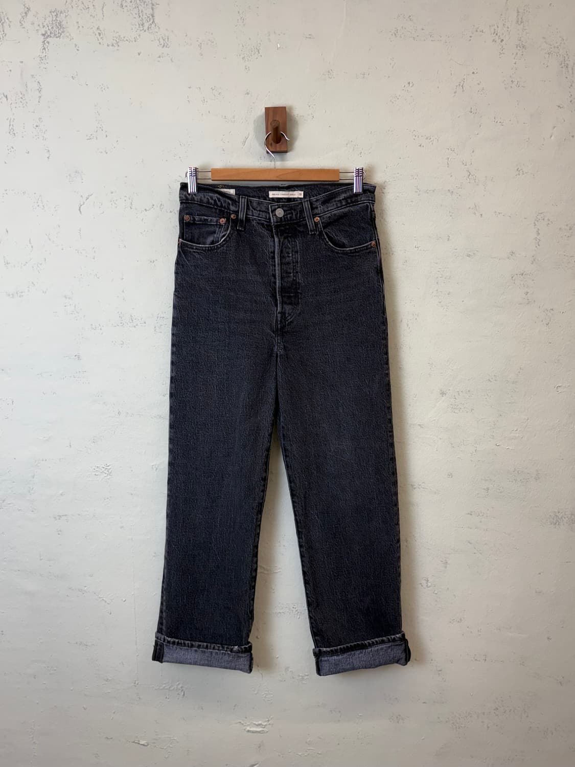 리바이스 프리미엄 흑청 데님팬츠 상품이미지1