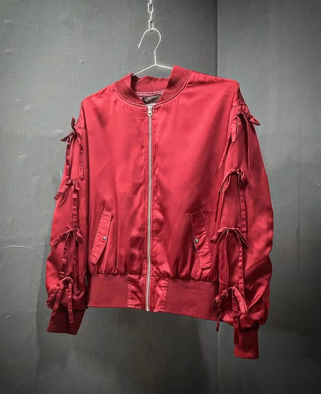 Pendora 폴리 게더링 디테일 봄버 타입 재킷 상품이미지1