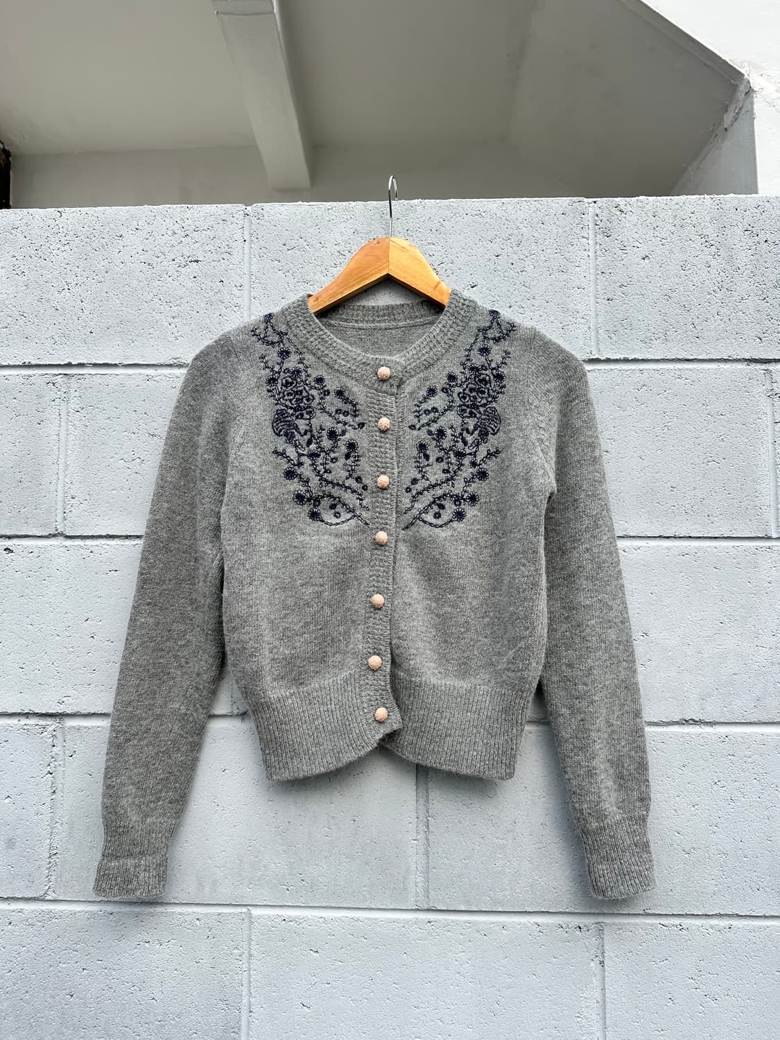 그레이 플라워 자수 가디건 상품이미지6
