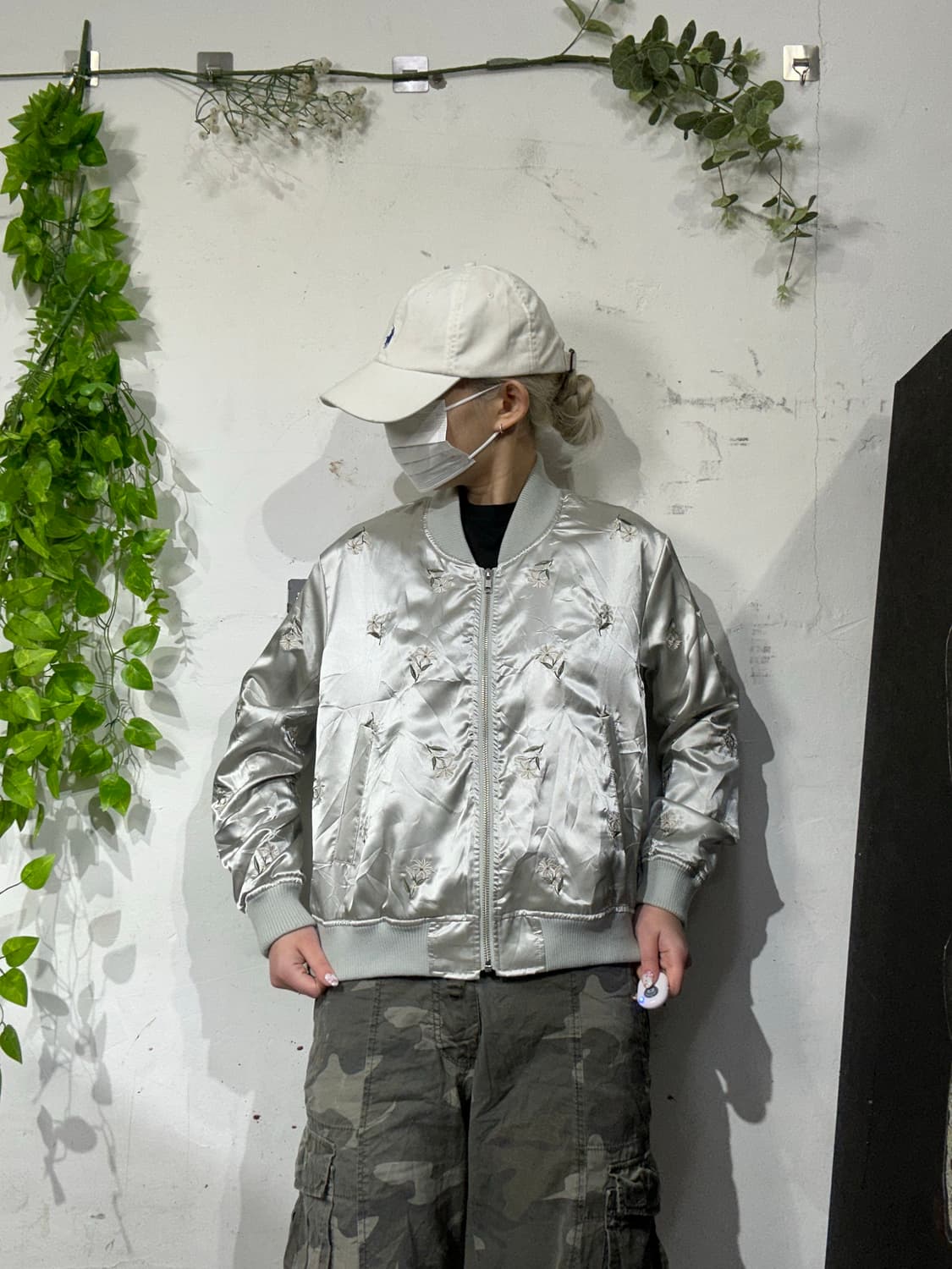 일본 빈티지 유광 실버 스카잔 꽃 자수 크롭 자켓   상품이미지2