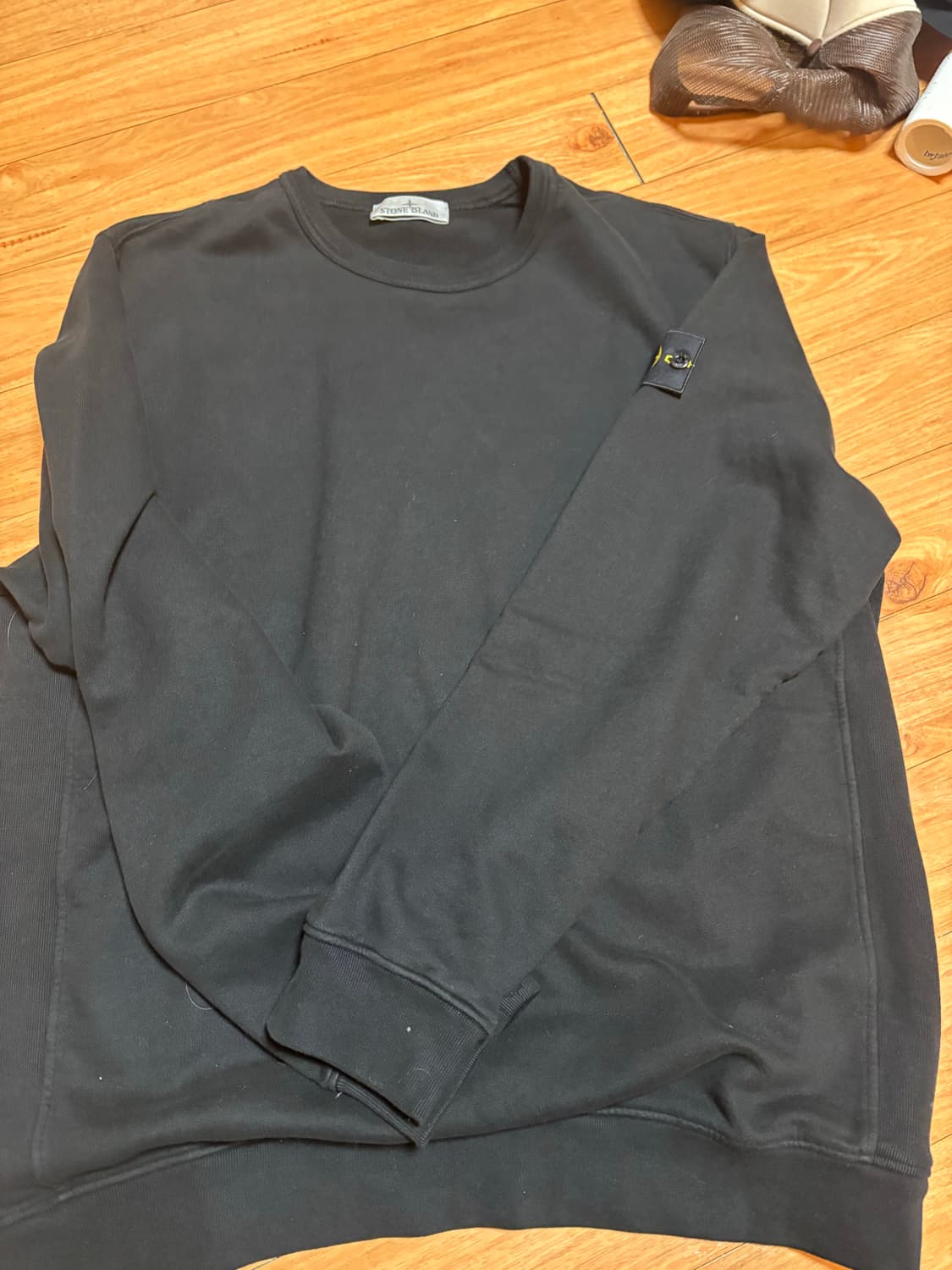 25FW 스톤 블랙 맨투맨 상품이미지1