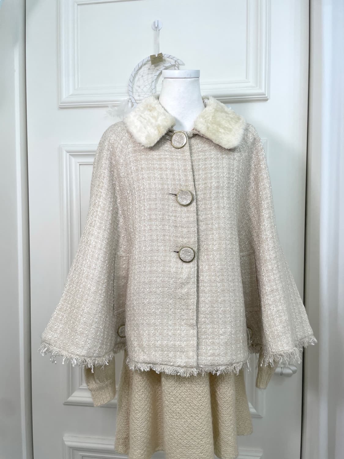 pink ivory glitter tweed fur cape 상품이미지1