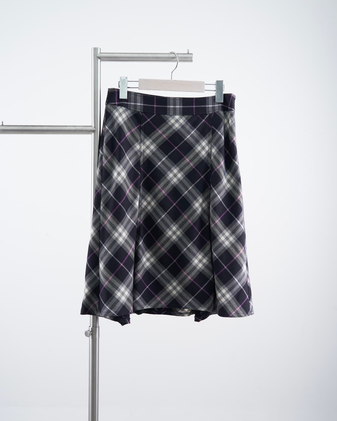 Burberry 런던라벨 노바체크 울 미디 스커트 상품이미지1