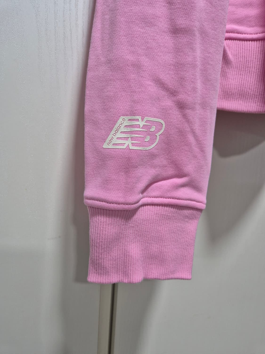 뉴발란스 핑크 크롭 후드티.새상품 상품이미지3