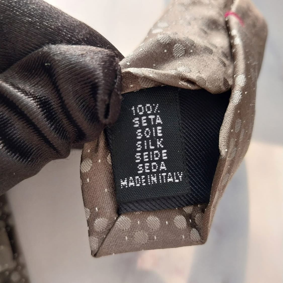 모스키노 실크 브라운 도트 슬림 넥타이 6.6cm A+등급 K1446
 상품이미지10