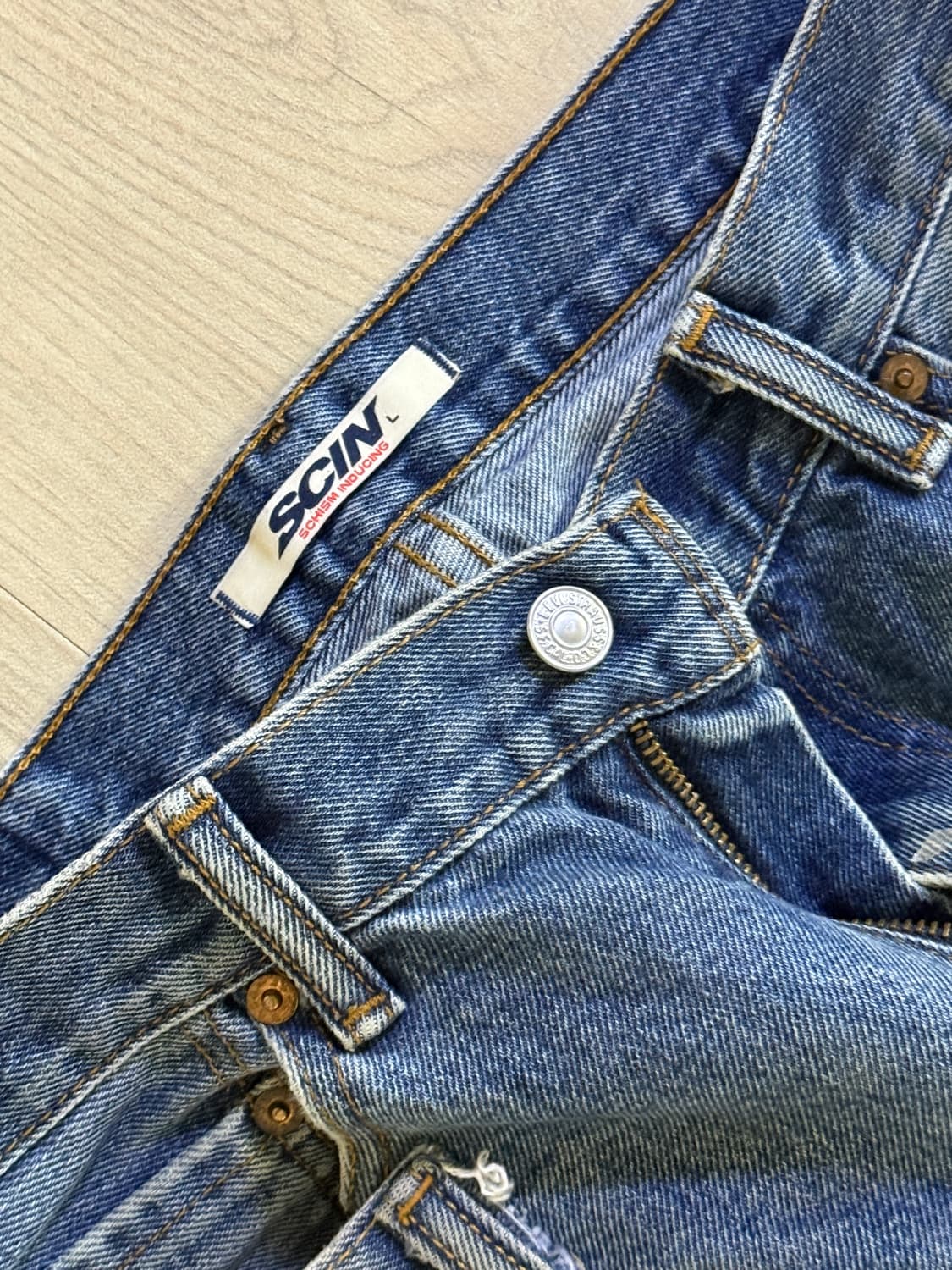 스키즘 인듀싱 리바이스 리폼팬츠 (32) 팝니다. 상품이미지2