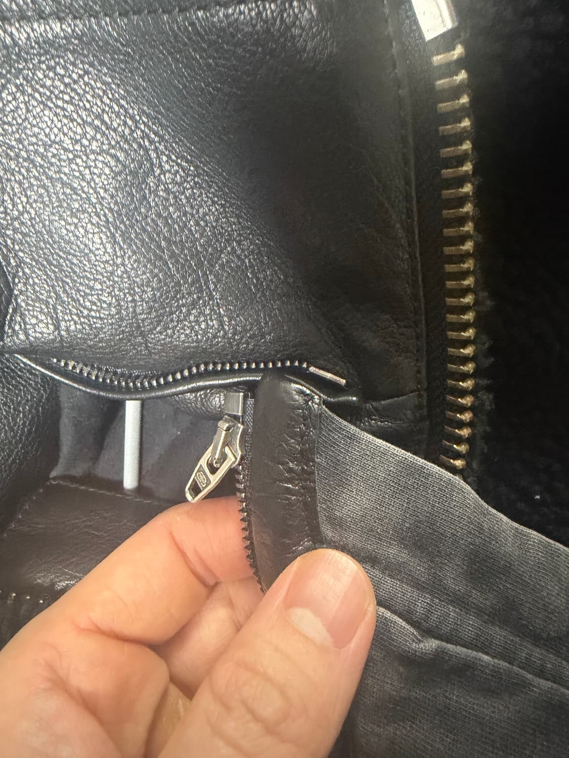 발렌시아가 1917 컬리지 레더 후드 판매합니다. 상품이미지8