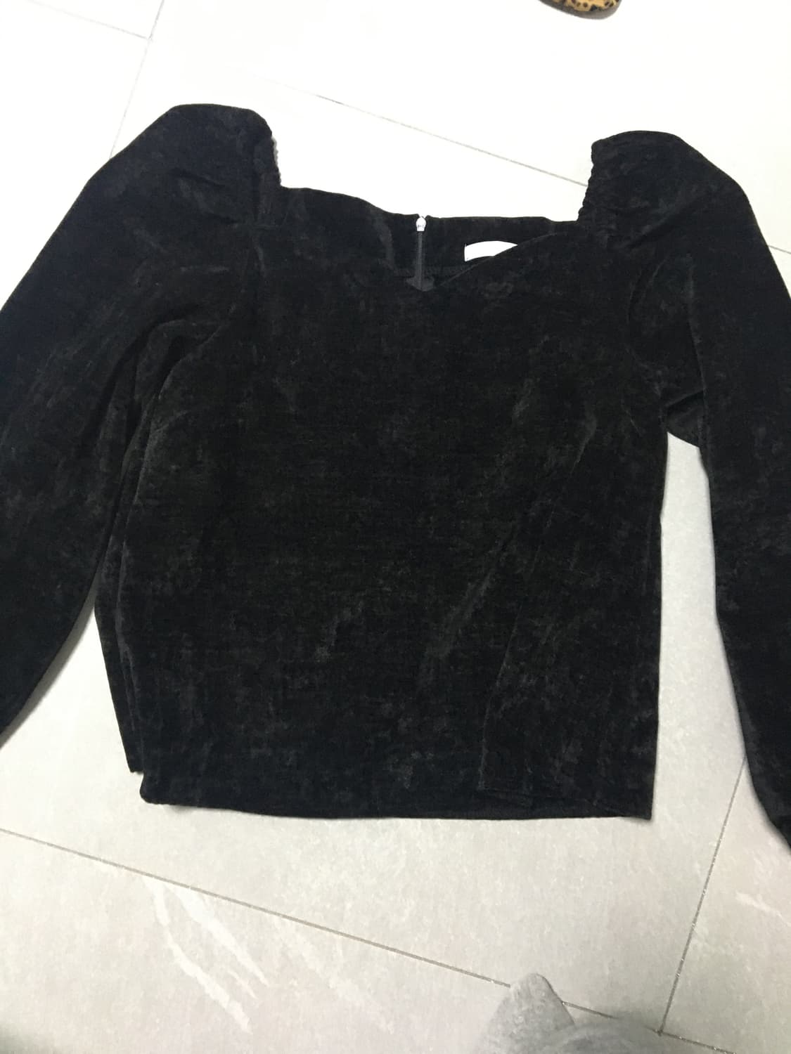 검정 벨벳 블라우스 상품이미지1