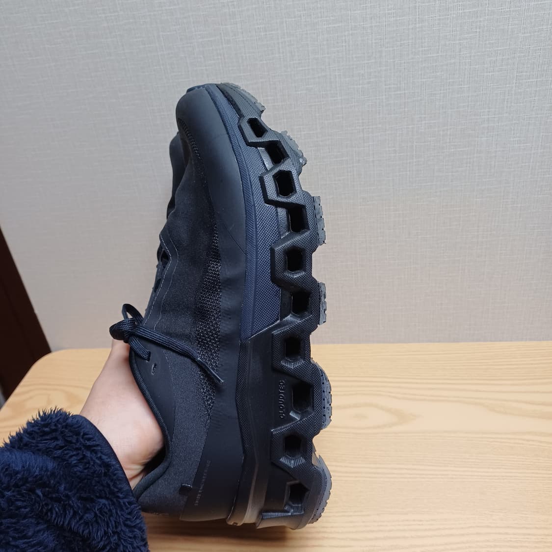 온파프 클라우드몬스터2  블랙마그넷 265사이즈 상품이미지4