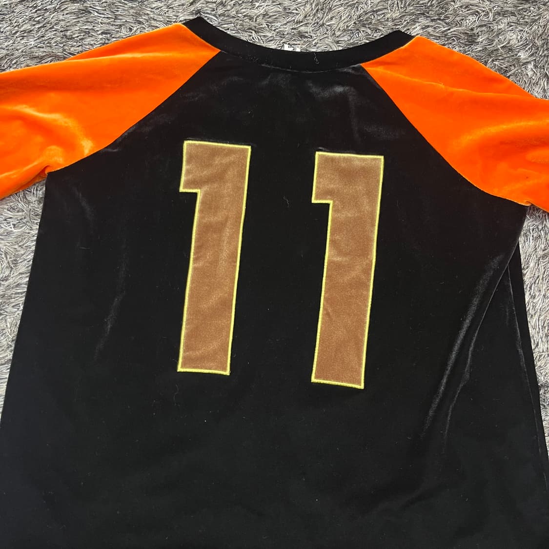 럭키슈에뜨 여성 벨벳 긴팔 티셔츠 (36) 상품이미지4