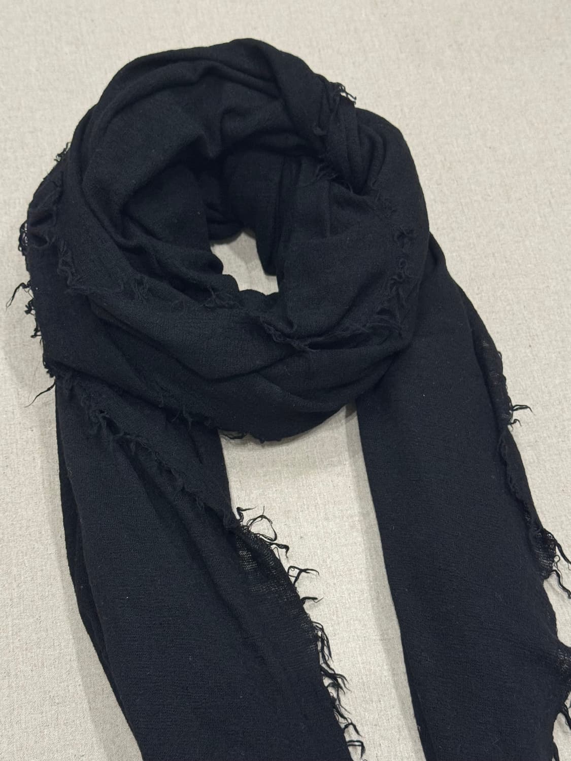 팔리에로 사르티 울실크 블랙 대형 머플러 상품이미지2