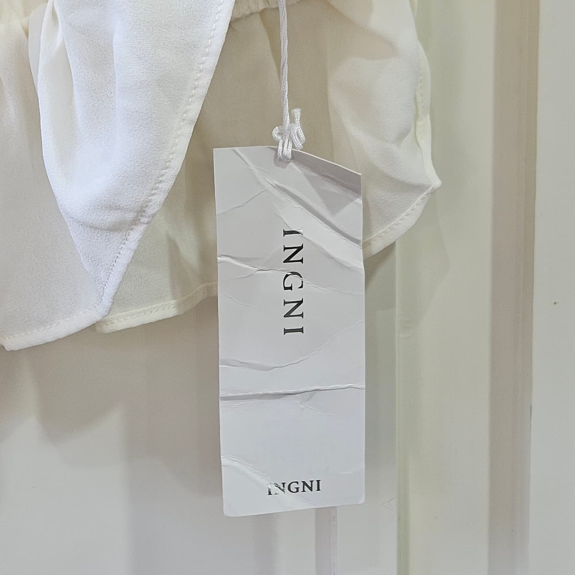 (INGNI) 오프숄더 프릴 블라우스 새상품 상품이미지7