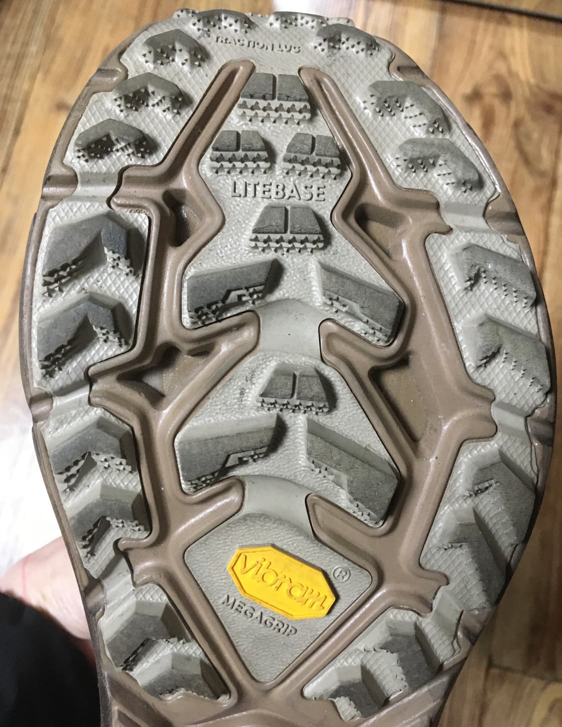 호카 새티스파이 마파테스피드4 라이트 러버 판매합니다 상품이미지6