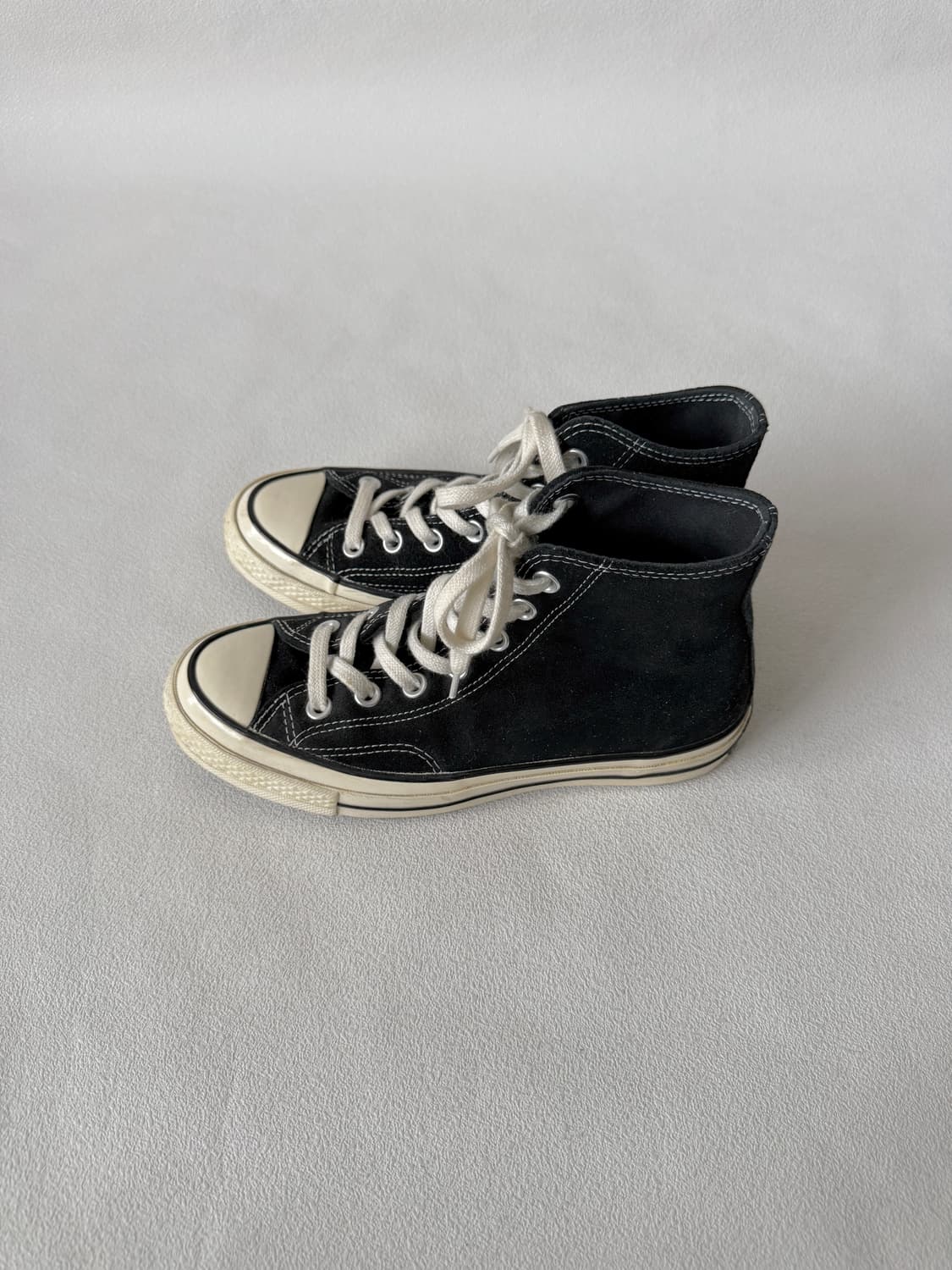 [240]컨버스(Converse) 척테일러 하이 스웨이드 블랙 상품이미지4